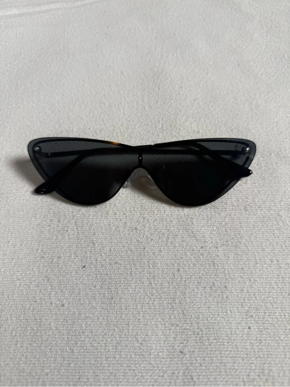 Black Cat-Eye Sunglasses - Women's Fashion Shades